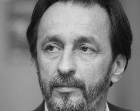 Preminuo Veselin Simonović, urednik portala Nova.rs