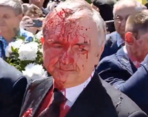Нападнут руски амбасадор у Варшави на гробљу (ВИДЕО)