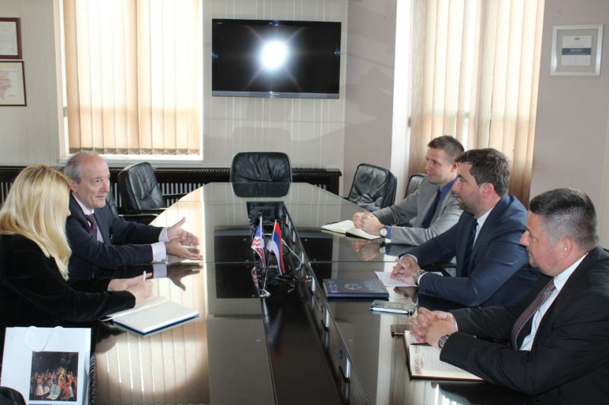 Gradonačelnik Bijeljine sastao se sa ambasadorom Grčke