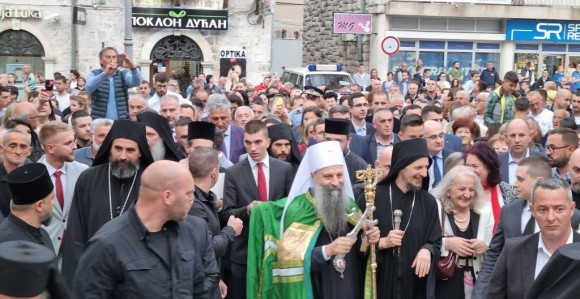Hiljade vjernika dočekalo patrijarha Porfirija u Trebinju