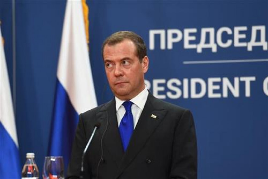 Medvedev upozorio na mogući nuklearni rat Rusije i NATO