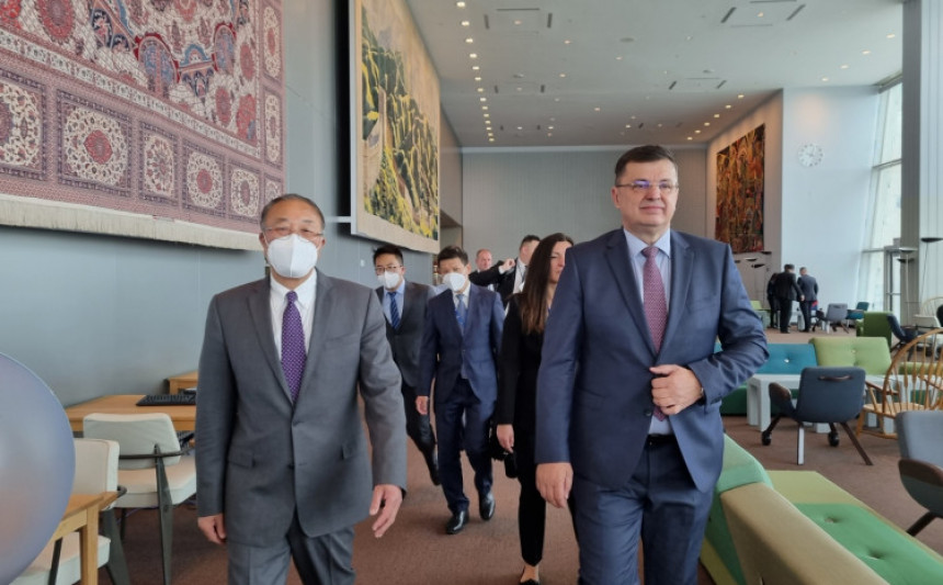 Састанак Тегелтије са амбасадорима Кине и Русије