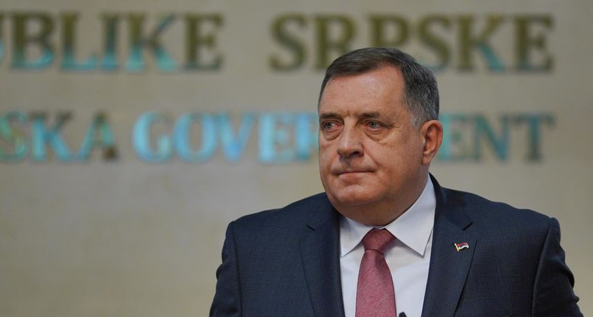 Dodik "mijesi hljeb" umjesto premijera Viškovića