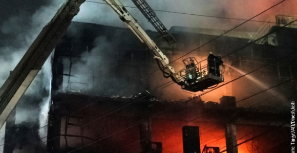 Veliki požar u Nju Delhiju, najmanje 27 stradalih