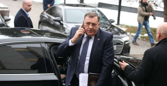 Подаци демантују Додикове тврдње: Због скупоће мање се вози!