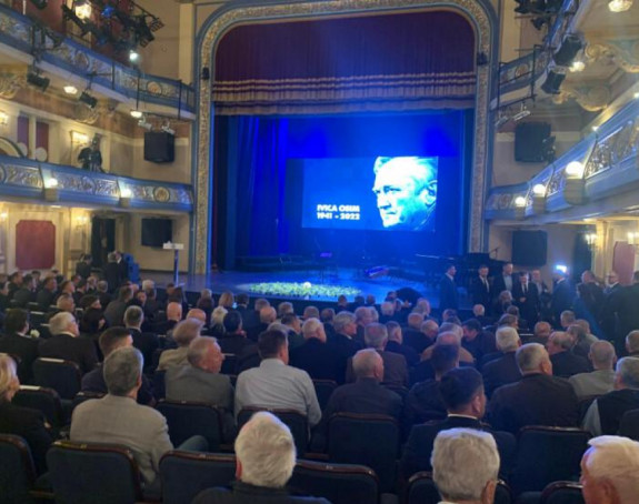 Komemoracija Ivici Osimu: Stigli Piksi, Milošević, Sušić...