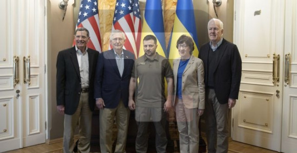 Američki senatori se sastali sa Zelenskim u Kijevu