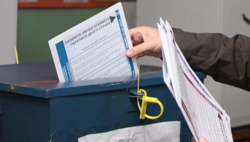 Ističe rok, vlast tjera Šmita da donese odluku o finansiranju izbora u BiH?