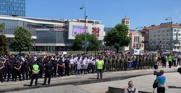 Protest u Sarajevu: Policajci traže bolje uslove rada