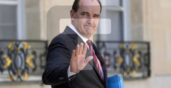 Francuski premijer Žan Kasteks podnio ostavku