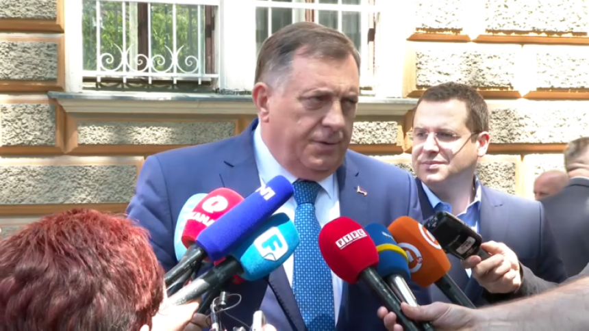 Dodik zatražio smjenu Šefika Džaferovića