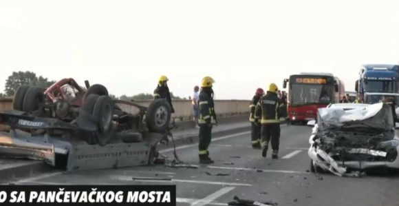 Stravičan udes u BG: Dvije osobe upale u Dunav i poginule