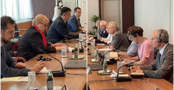 Ambasadori Kvinte: Sutra odobrite novac za izbore