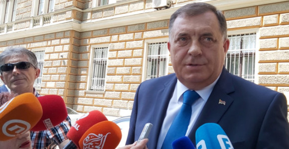 Dodik ljut: BiH neće dopremati oružje Ukrajini