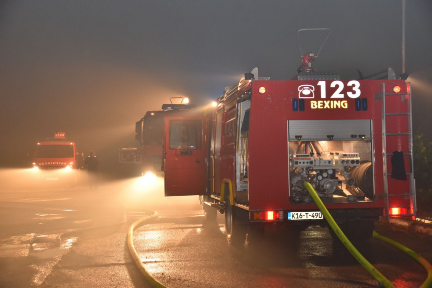 Пожар у возу у Румунији, путници евакуисани