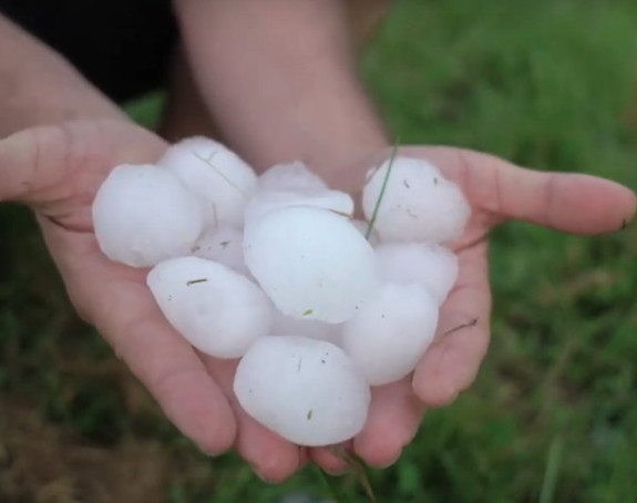 Grad pogodio Vrnjačku banju i Kragujevac