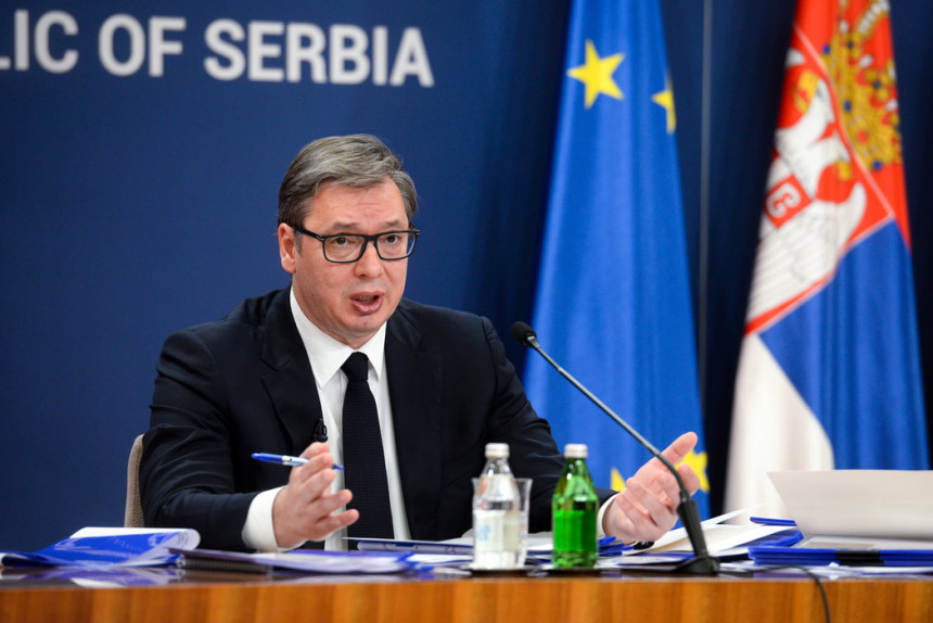 Анализа ЦНН: Србија може и са Москвом и ка Европској унији