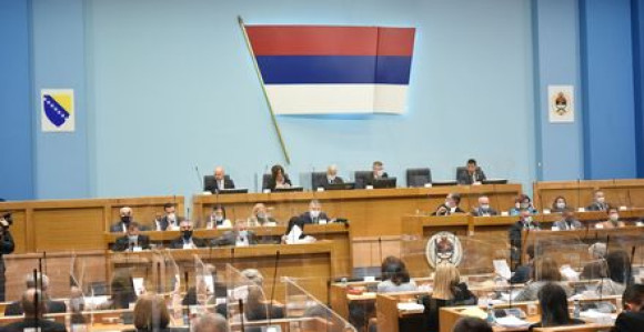 Poslanici NSRS po hitnoj proceduri usvojili 10 zakona