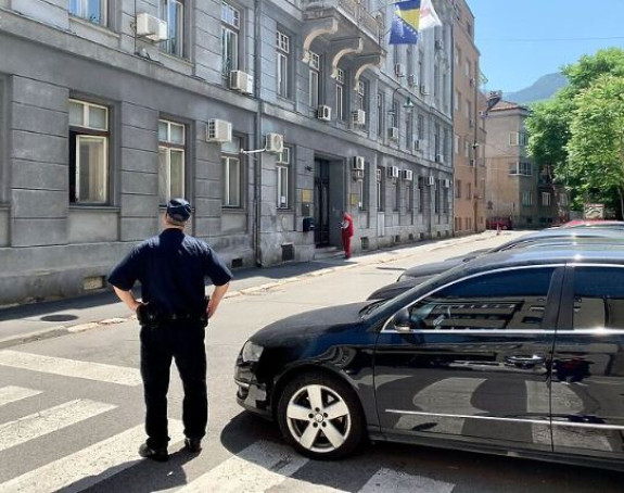 Ponovo dojave o podmetnutim bombama u SA