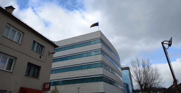 Dok CIK čeka novac, Parlament za kese daje 200.000 KM