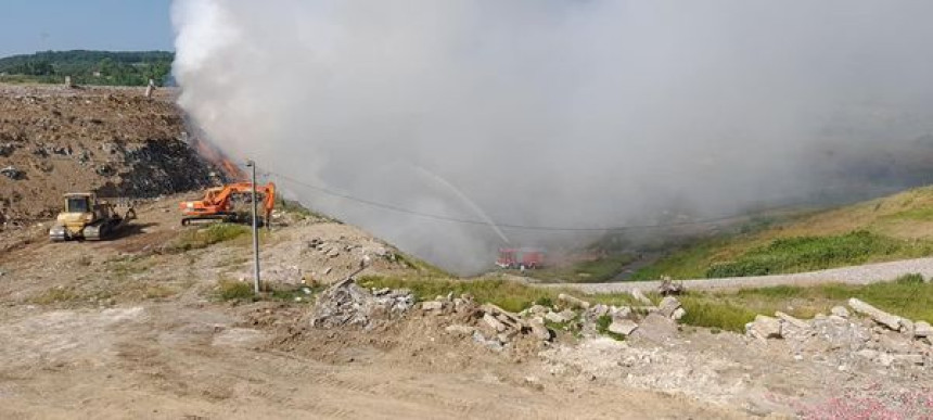 Након наше вијести, ватрогасци стигли на депонију