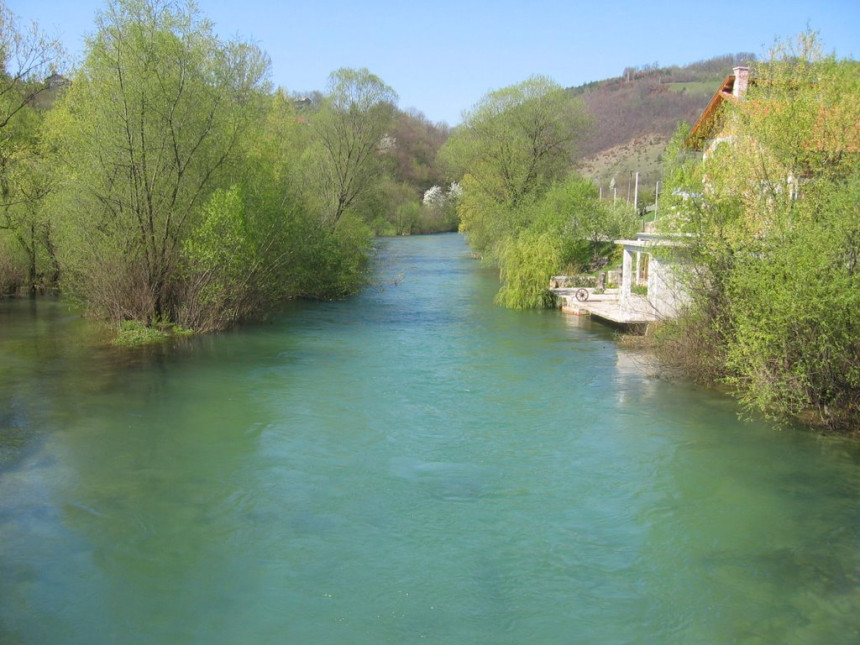 U toku potraga za mladićima, vozilo nađeno u Plivi