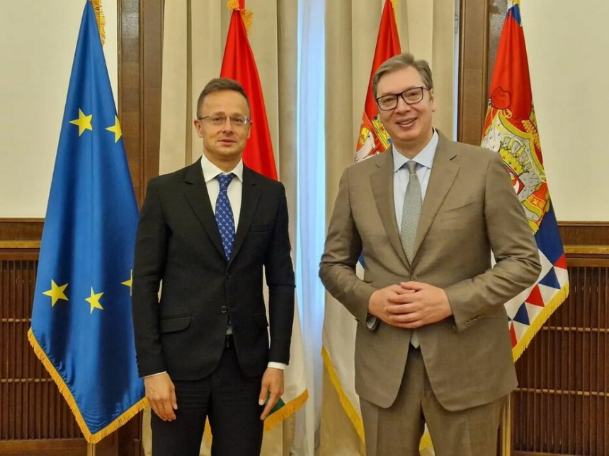 Vučić i Sijarto razgovarali i o stanju u regionu