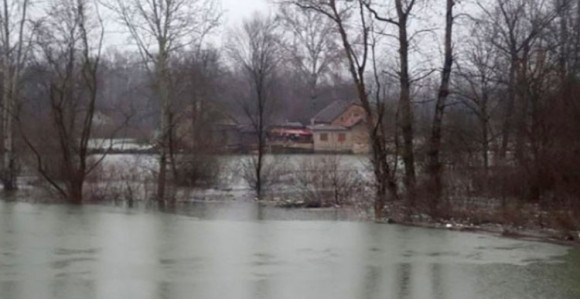 Zvornik: Voda se izlila na oranice, "povaljana" pšenica
