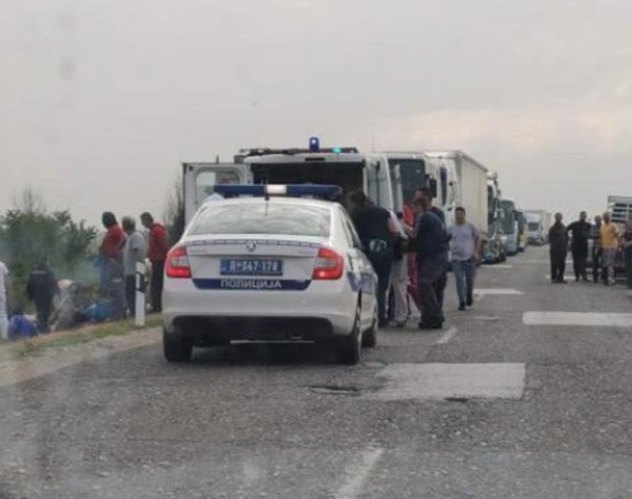 Minibus sleteo kod Šimanovaca, ima mrtvih
