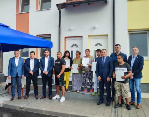 Bijeljina: Stambeno zbrinuto šest romskih porodica