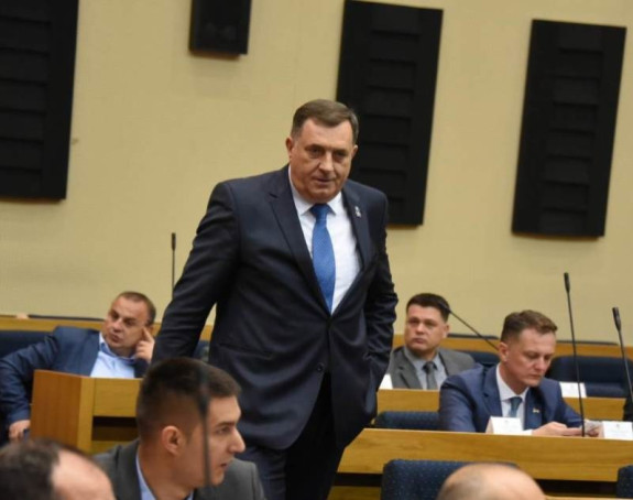 Stigao zahtjev u NSRS, Dodik traži posebnu sjednicu