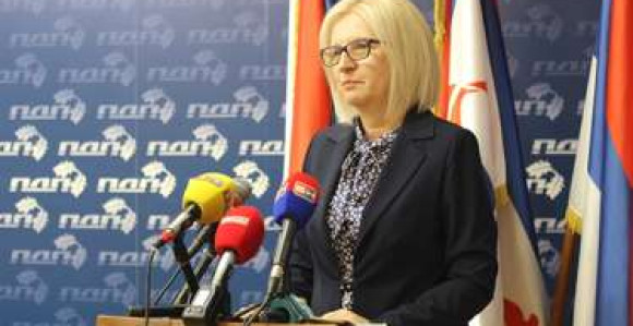 Власт се не одриче ничега, не желе помоћи грађанима
