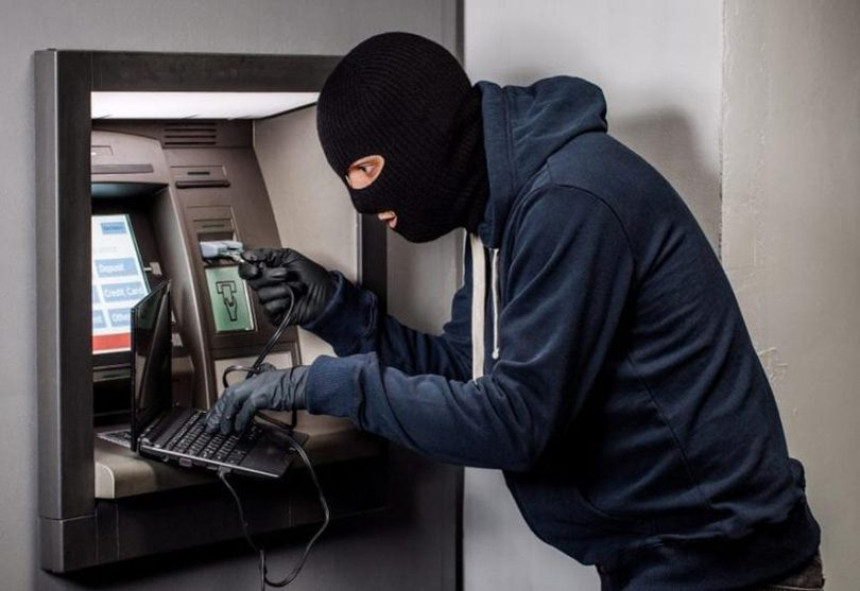 Reper uhapšen zbog pljačke bankomata i to radi pesme!