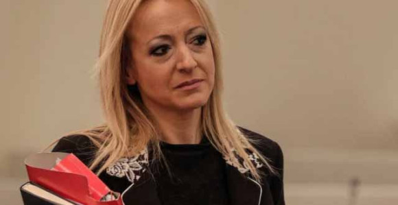 Da bi se spasio sankcija Dodik na tacni nudi Srpsku!