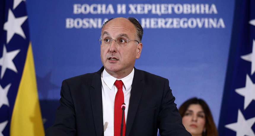 Čović okom, Špirić skokom, hitan postupak pao!