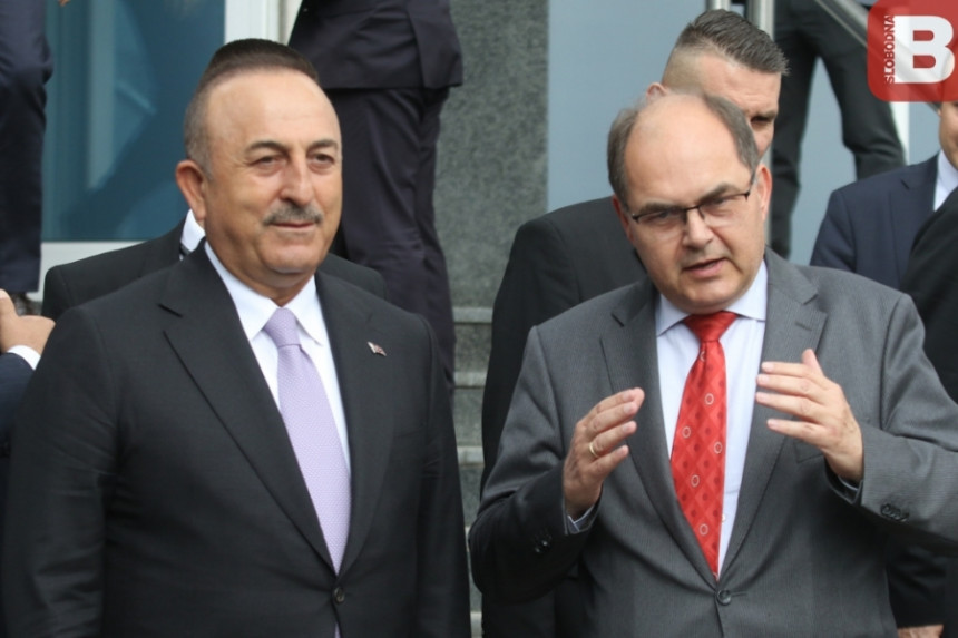 Чавушоглу Шмиту: Турска подржава ОХР и вас лично, високи представниче