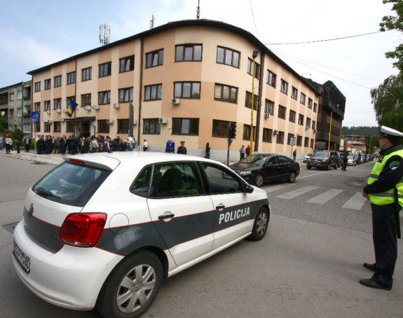 Maloljetnik slao lažnu dojavu o bombi u školi