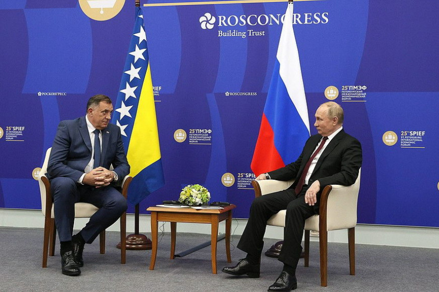 Путин: Потешкоће у односима са БиХ због санкција Русији