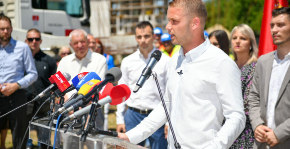 Станивуковић: Нећемо одустати од одлуке о нерадној недјељи