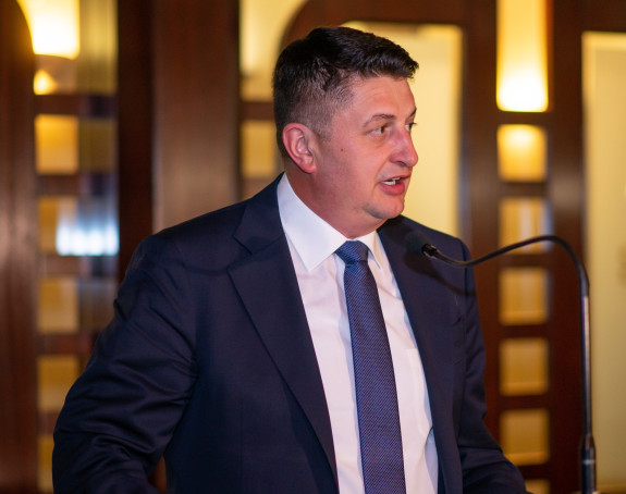 Profiterska vlast puni budžet iz džepova građana