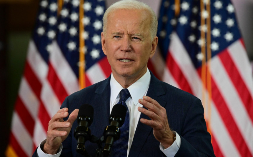 Bajden: Kongres da suspenduje porez na gorivo