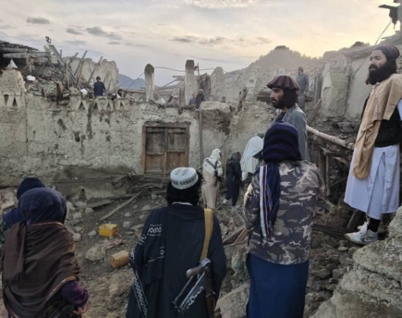 У земљотресу у Авганистану 950 погинулих
