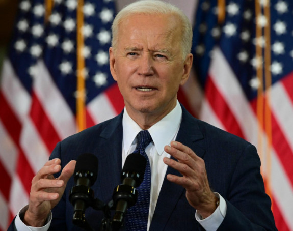 Bajden: Kongres da suspenduje porez na gorivo