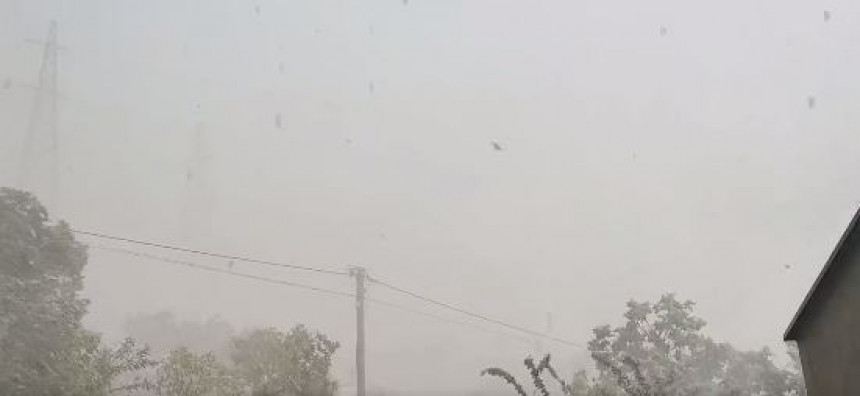 Mostar: Jaka kiša i vjetar nosili sve pred sobom (VIDEO)