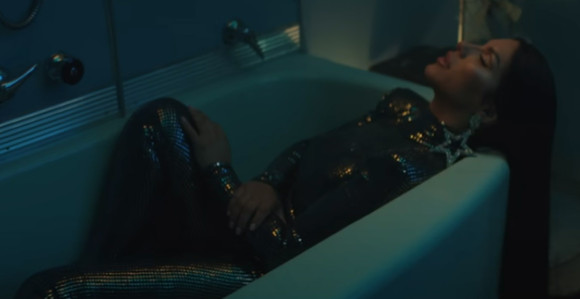 Seka Aleksić snimila spot u kadi pokojne Jovanke Broz