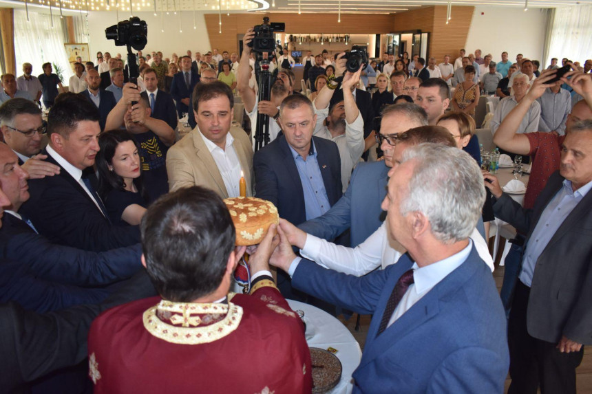Радовић: Шаровић и Тривићева - добитна комбинација, СНСД нема ништа више да понуди народу!