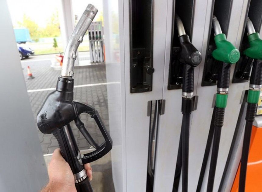 Građani pripremaju bojkot sipanja goriva na pumpama
