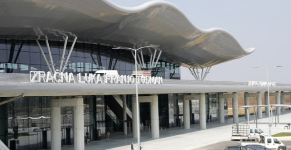 Zbog kvara avion prinudno sletio u Zagreb