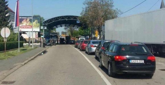 Gužve na graničnom prelazu Gradiška za ulazak u BiH