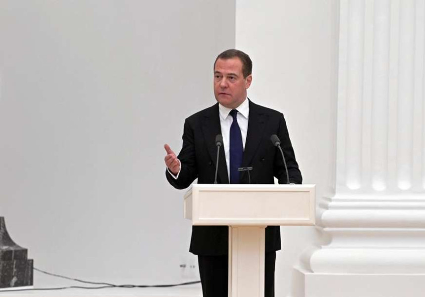 Медведев: Чланство Молдавије могуће само кроз стварање нове велике Румуније